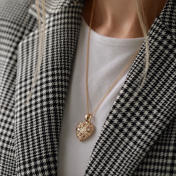 Heart Locket Necklace | 18k Gold Filled - Picture 2 of 10